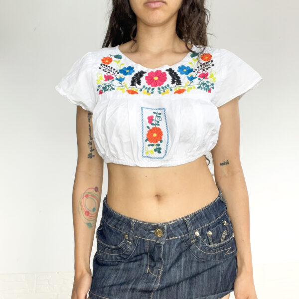 Crop top cpn bordados SALE - Imagen 2
