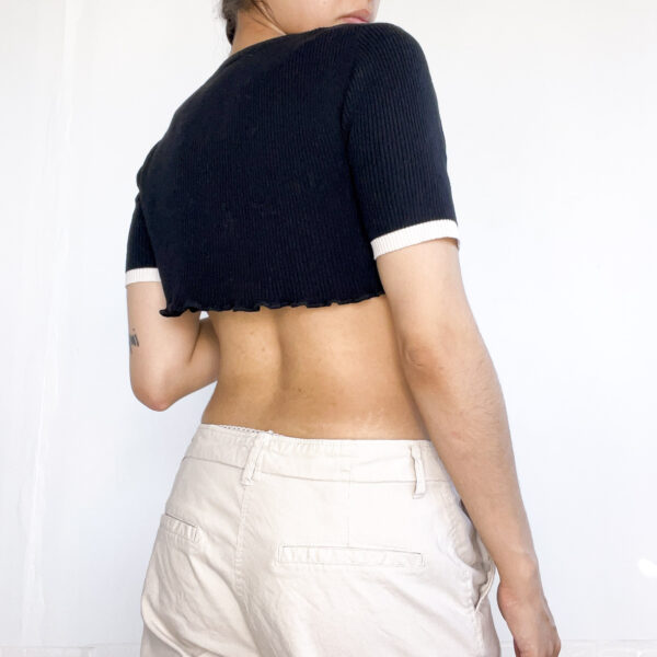 Crop top negro SALE - Imagen 2