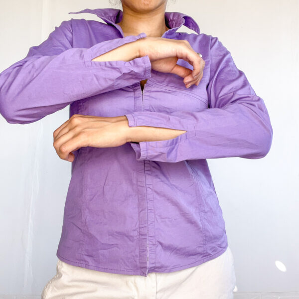 camisa lila SALE - Imagen 3