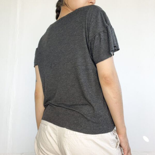 remera con volados SALE - Imagen 2