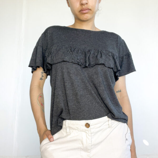 remera con volados SALE