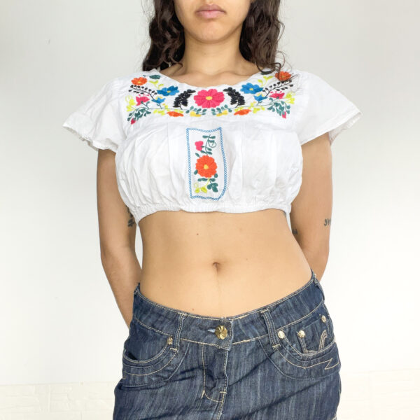 Crop top cpn bordados SALE - Imagen 4