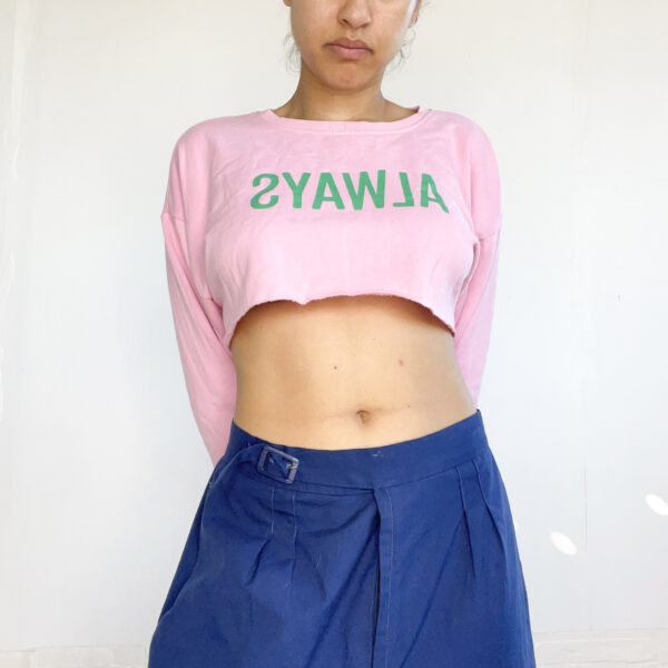 Buzo crop SALE - Imagen 3