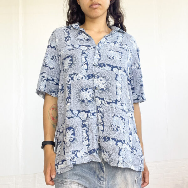 camisa estampads SALE - Imagen 4