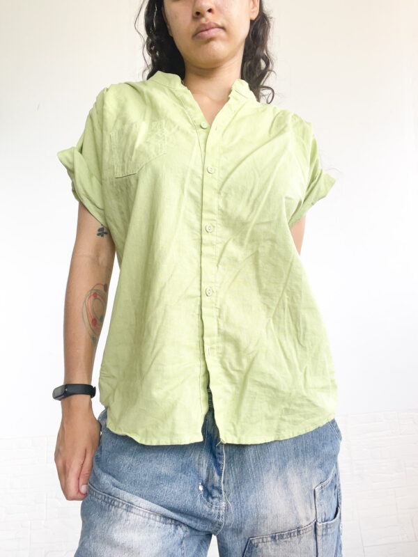camisa de lino verde SALE - Imagen 3