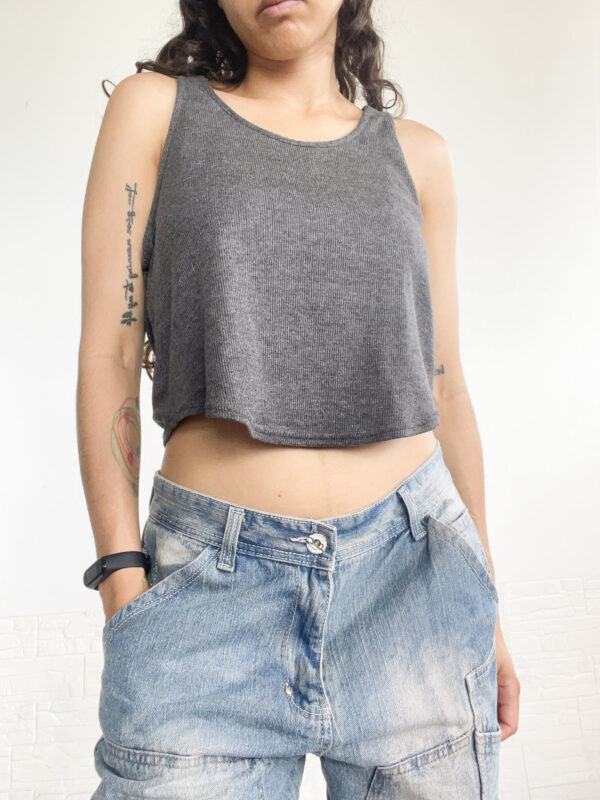 musculosita crop gris SALE - Imagen 4