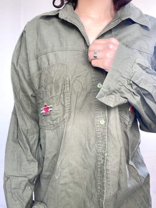 camisa verde SALE - Imagen 3
