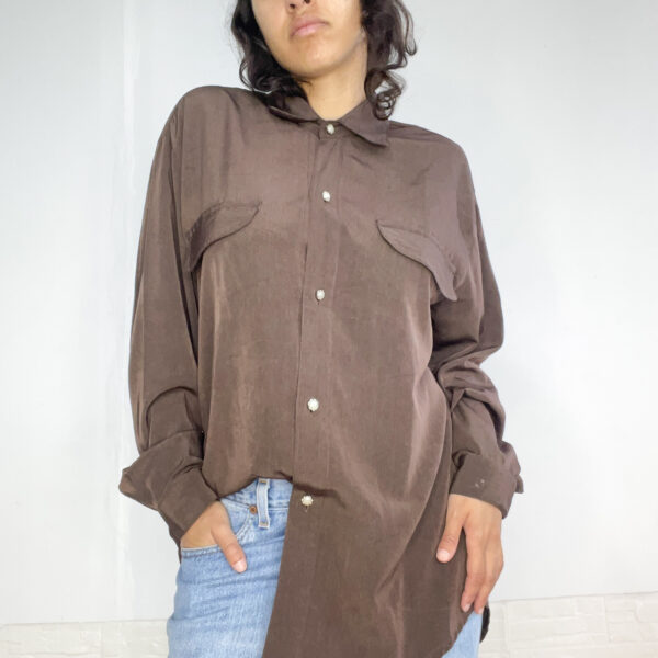 camisa oversized marrón - Imagen 3