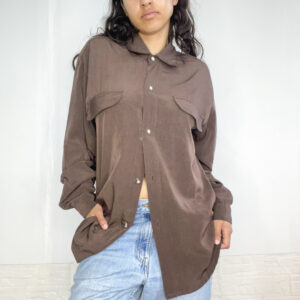camisa oversized marrón