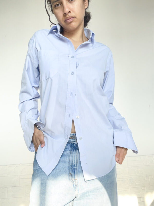 camisa celeste - Imagen 3