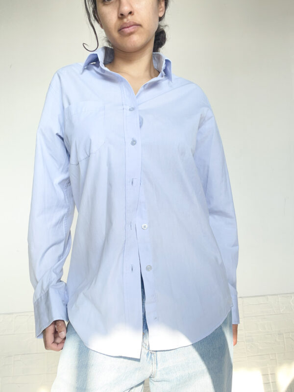 camisa celeste - Imagen 5