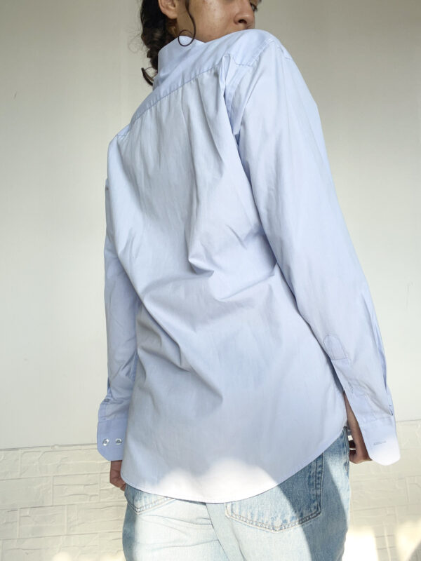 camisa celeste - Imagen 6