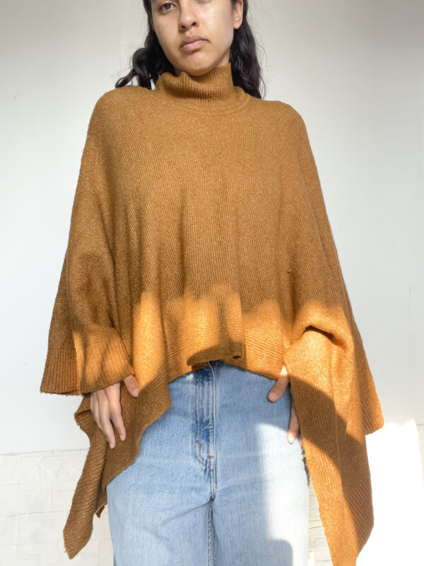 Poncho con cuello - Imagen 2