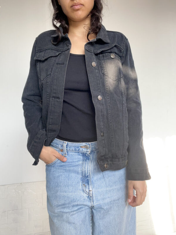 Campera de jean negra - Imagen 4