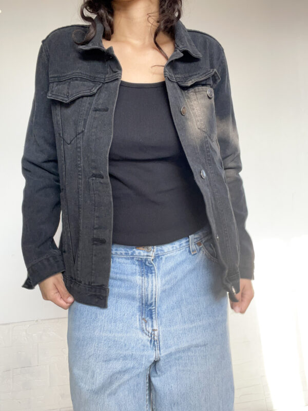 Campera de jean negra - Imagen 9