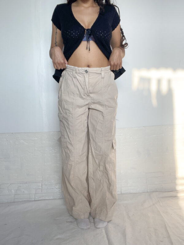 Pantalon beige cargo - Imagen 3