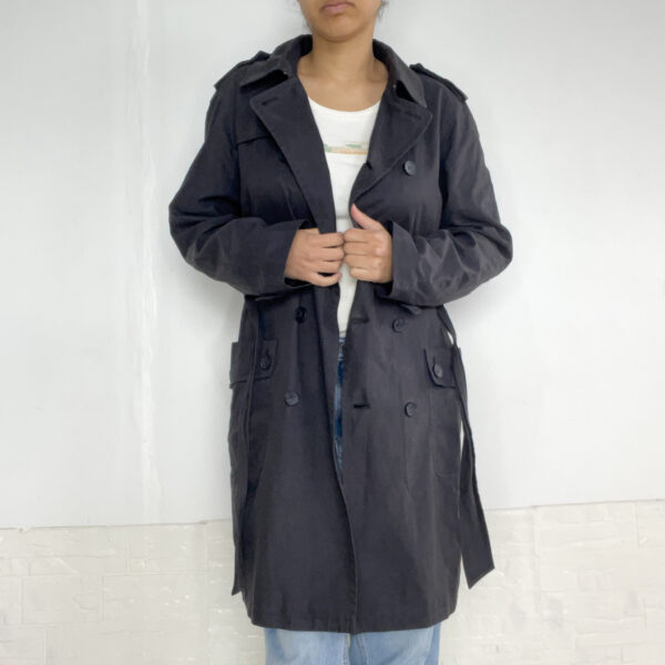 trench gris - Imagen 5