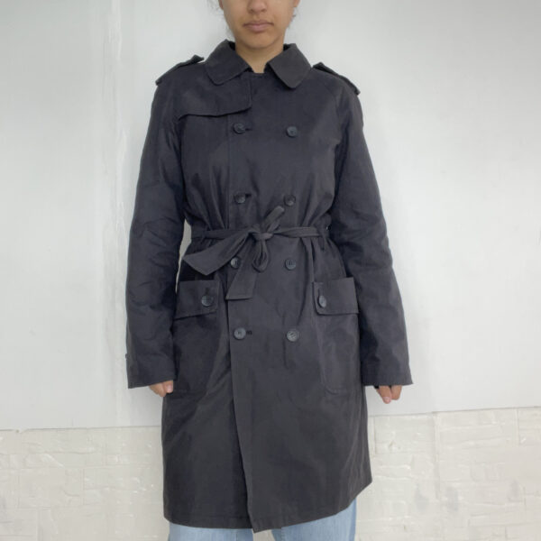 trench gris - Imagen 10