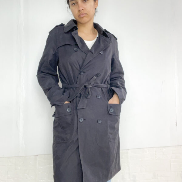 trench gris - Imagen 11