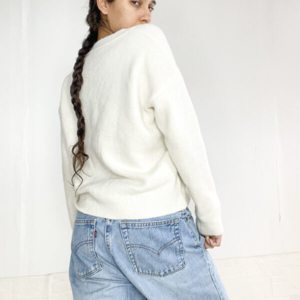 buzo tejido blanco - Imagen 2