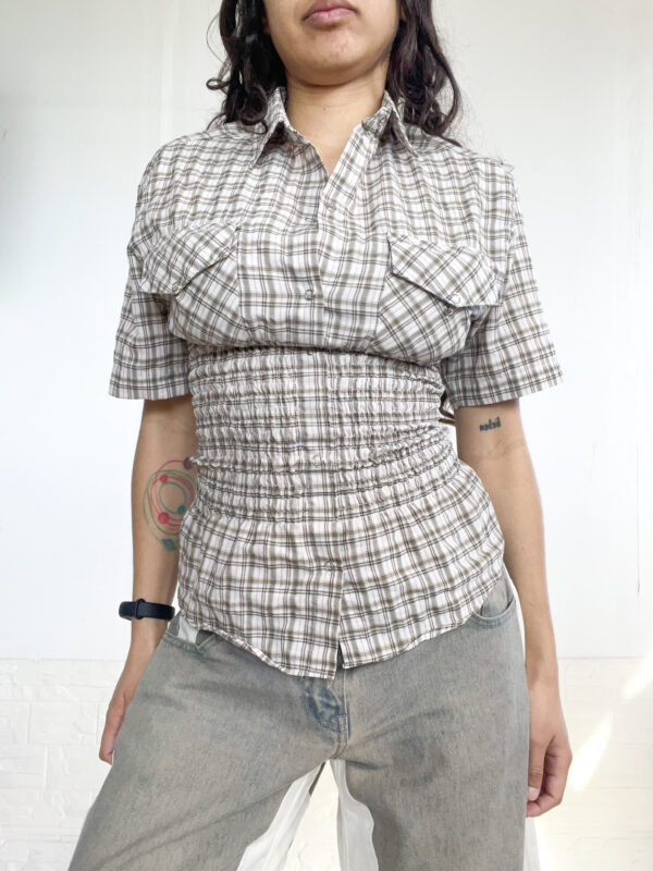 camisa elastizada reworked - Imagen 8