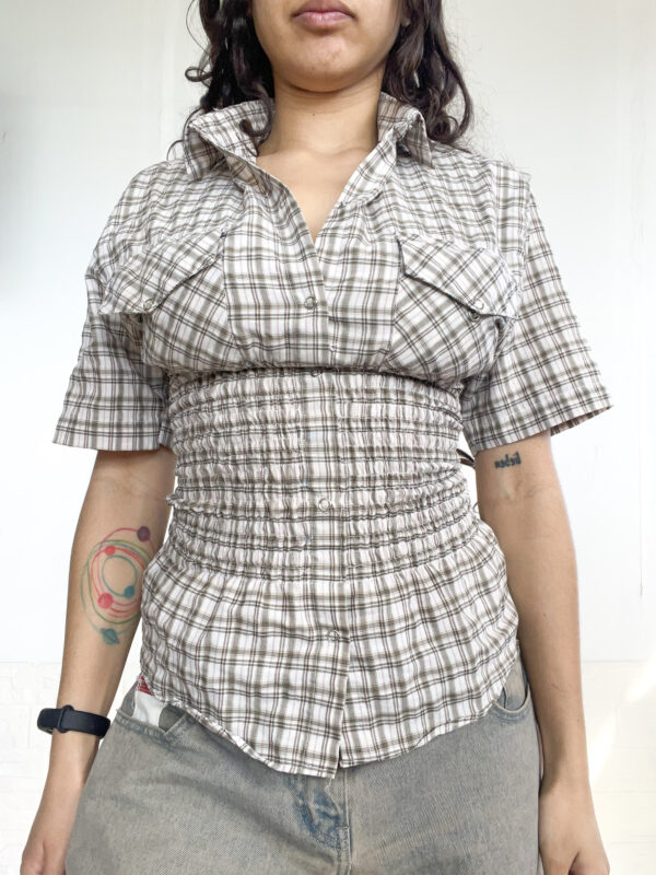 camisa elastizada reworked - Imagen 9