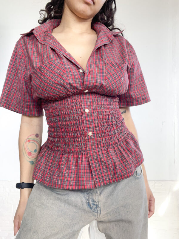 camisa elastizada reworked - Imagen 4