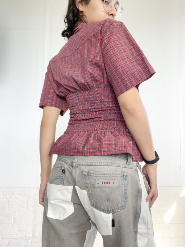 camisa elastizada reworked - Imagen 8