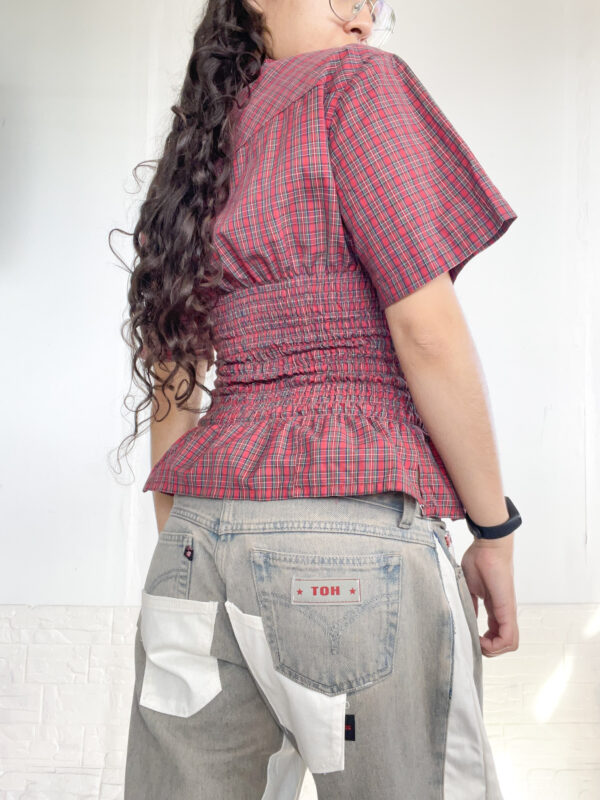 camisa elastizada reworked - Imagen 9