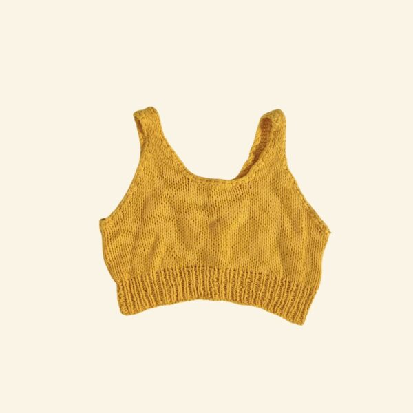 top tejido amarillo reworked