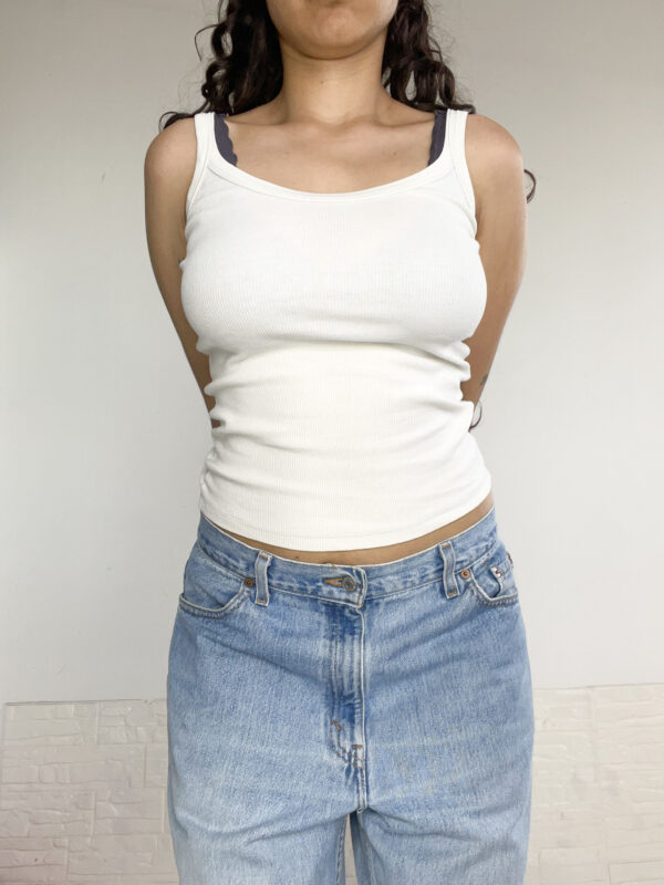 musculosita blanca - Imagen 4