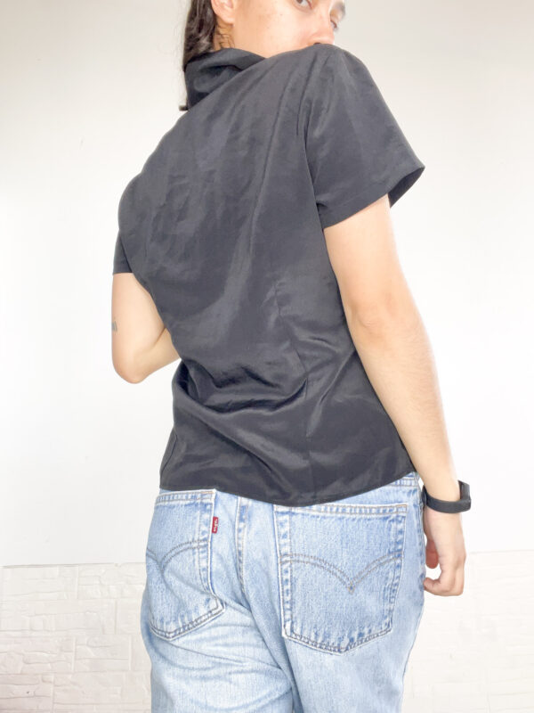camisa negra - Imagen 5