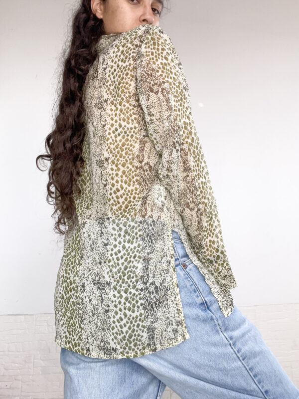 camisa con transparencias - Imagen 3