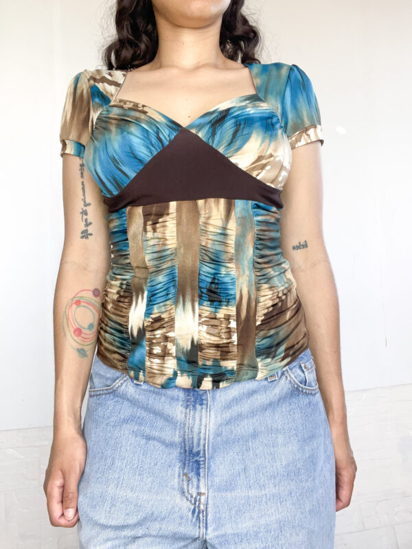 blusita estampada - Imagen 8