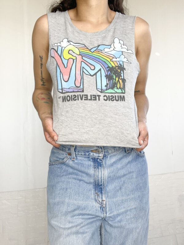 muscu estampada gris - Imagen 4