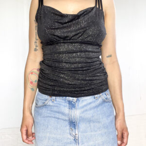 top negro con brillos