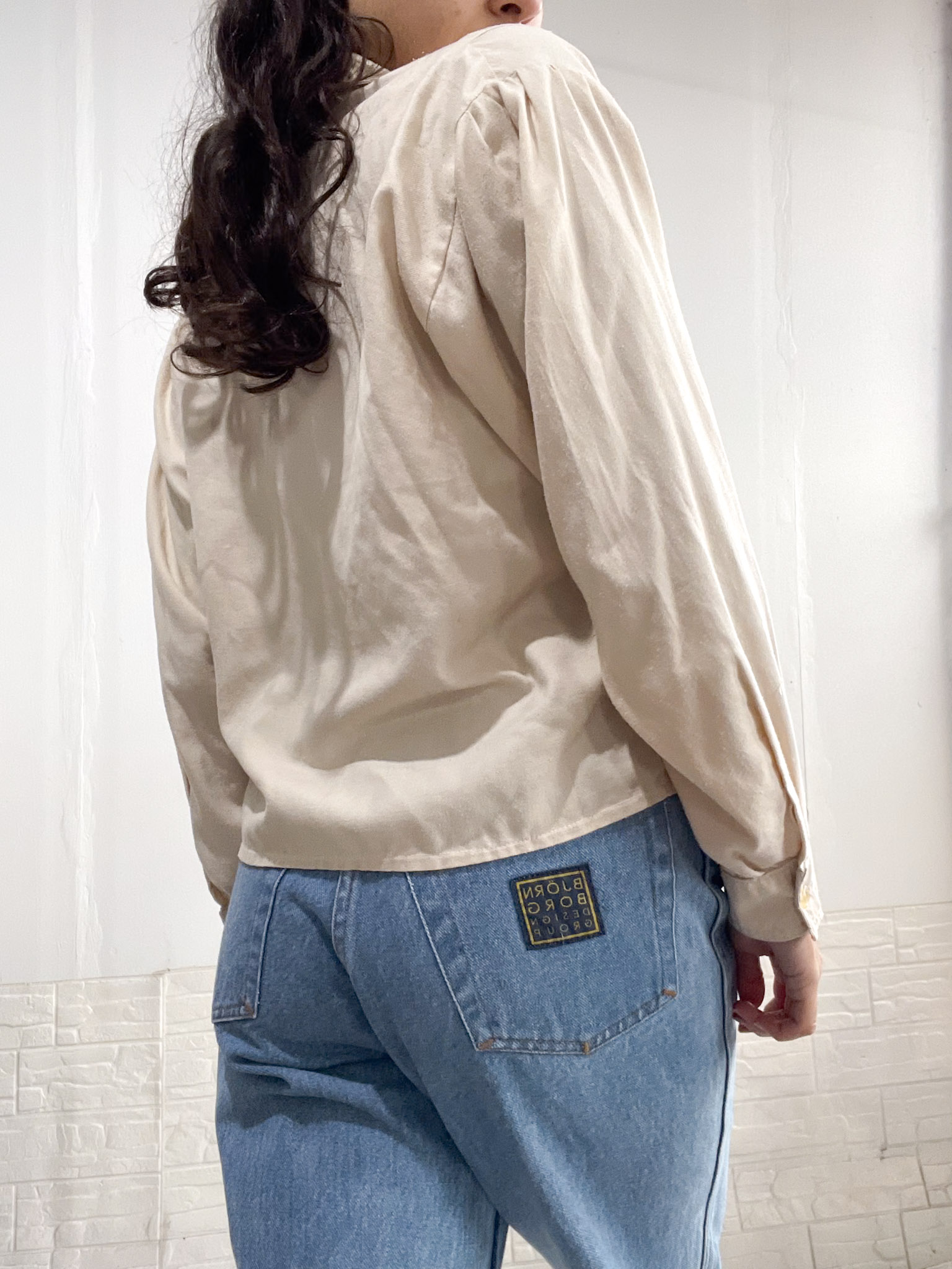 Camisa crop beige SALE - Imagen 4