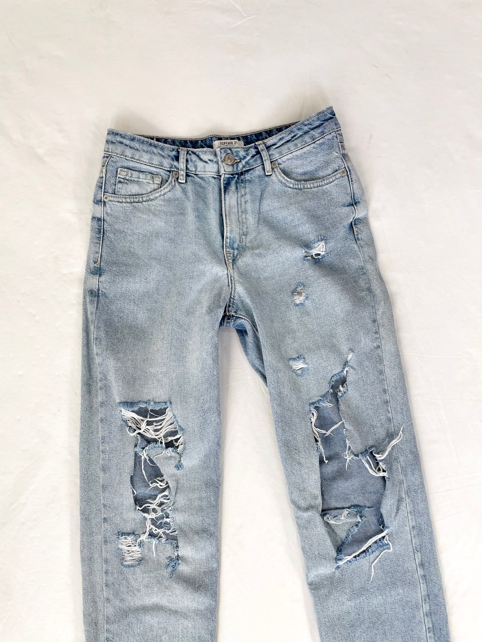 Jean con roturas SALE
