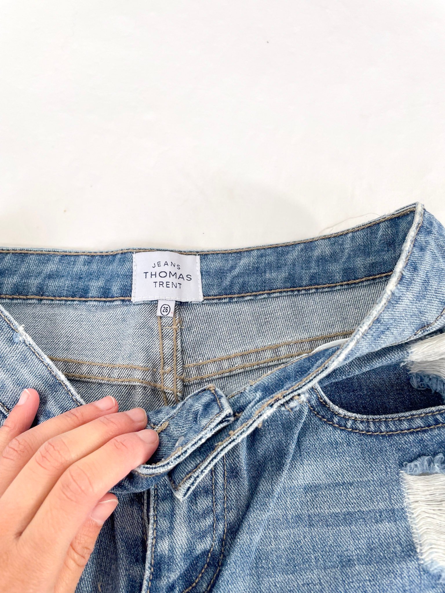 Mom jean con roturas SALE - Imagen 4
